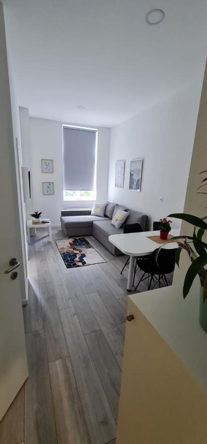 Mika Apartment And Studios ซาเกร็บ ภายนอก รูปภาพ